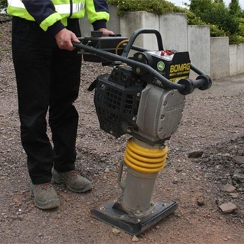 Pilonneuse Bomag BT 80 D